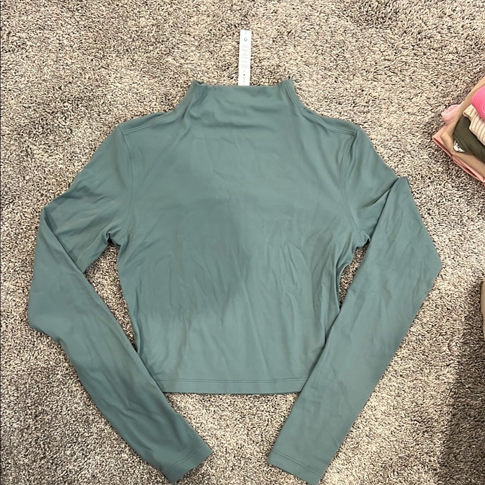 Lululemon Athletica Green Fitted Crop Long Sleeve Tee